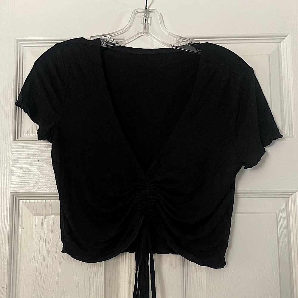 Black draw string crop